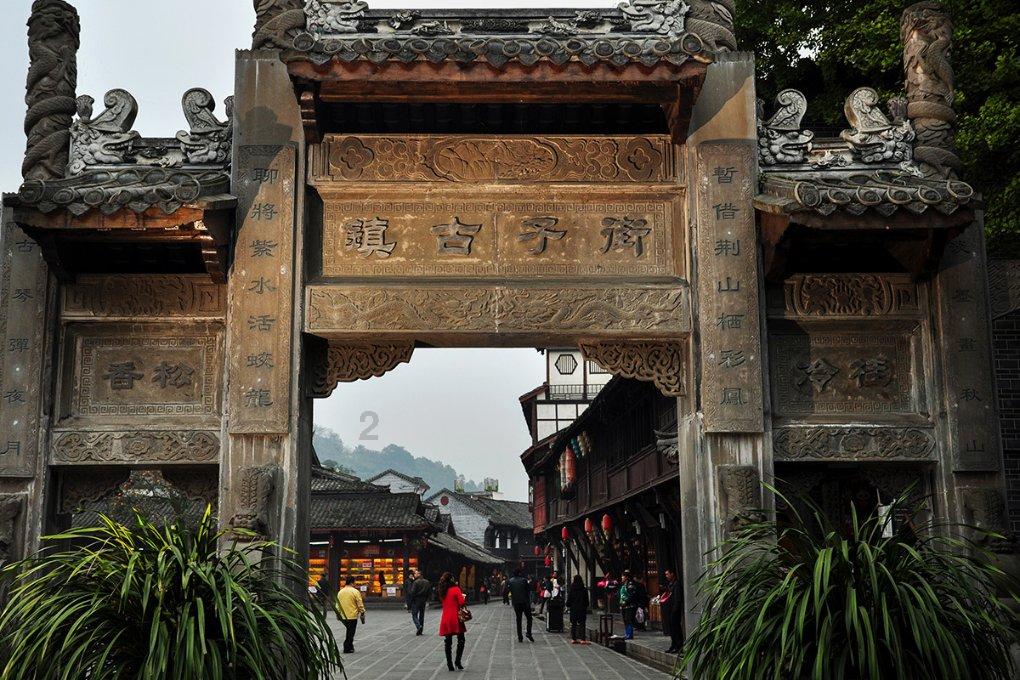 毕业生将90%的老师和同学删除，你会选择删除曾经的老师和同学吗？
